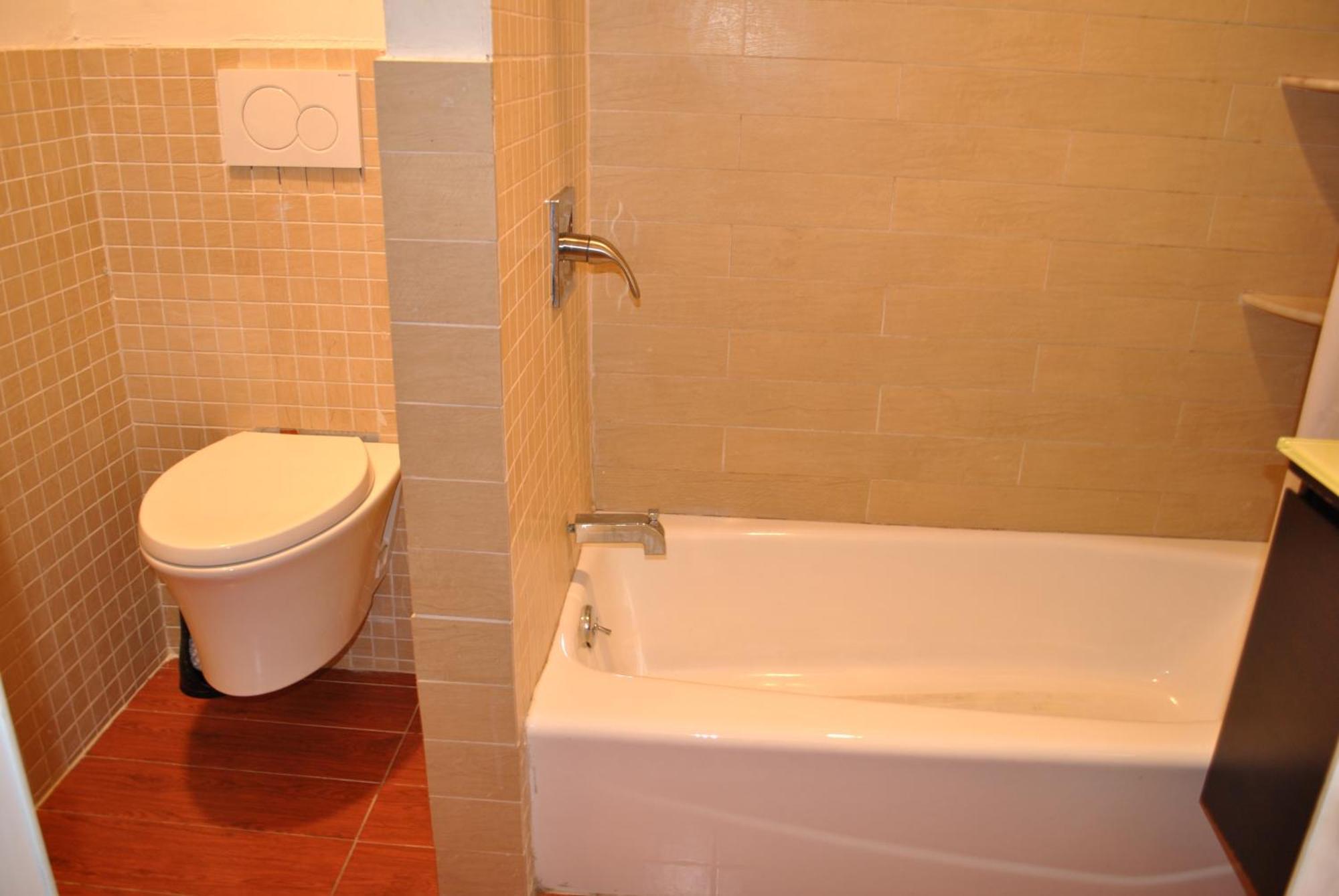 Family Guest House Newark Esterno foto